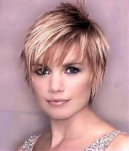 gorgeous looks with pixie cut for round face.