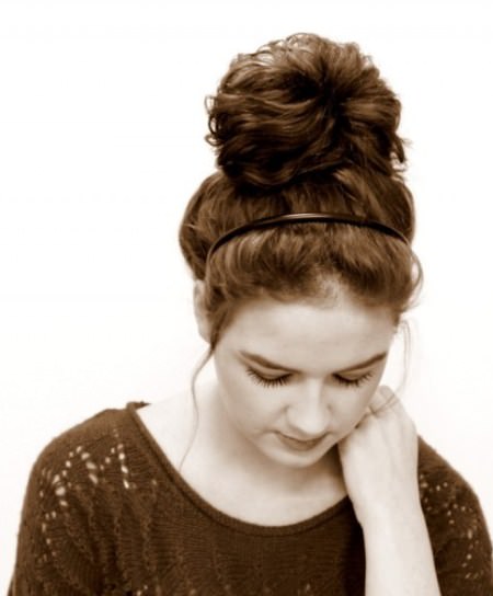 Messy bun easy hairstyles to make at home