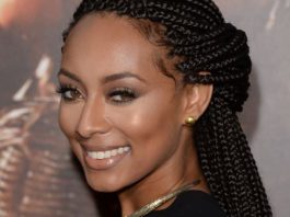 low ponytail of big box braids